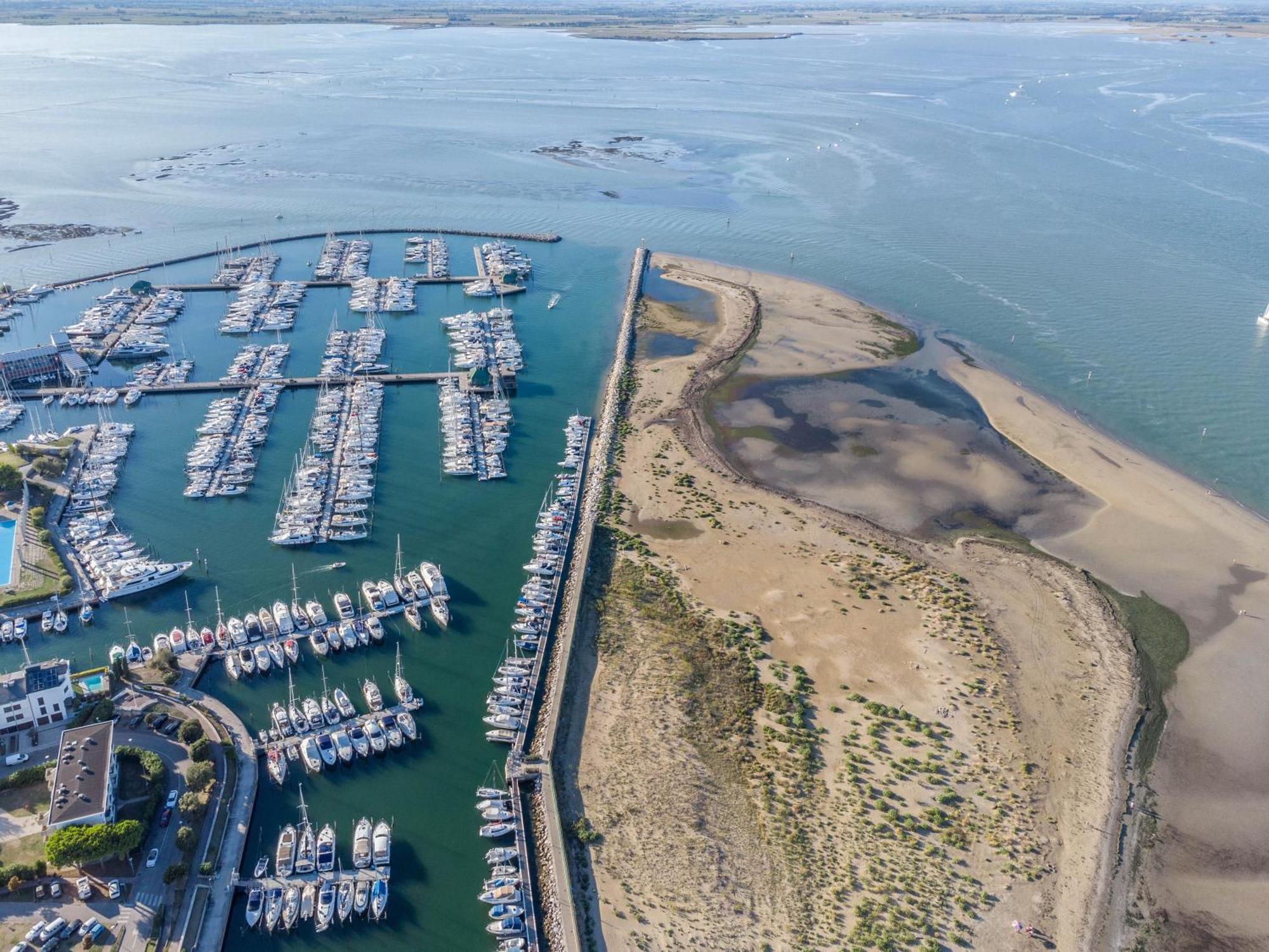 La Terrazza Sul Faro Lejlighed Lignano Sabbiadoro Eksteriør billede